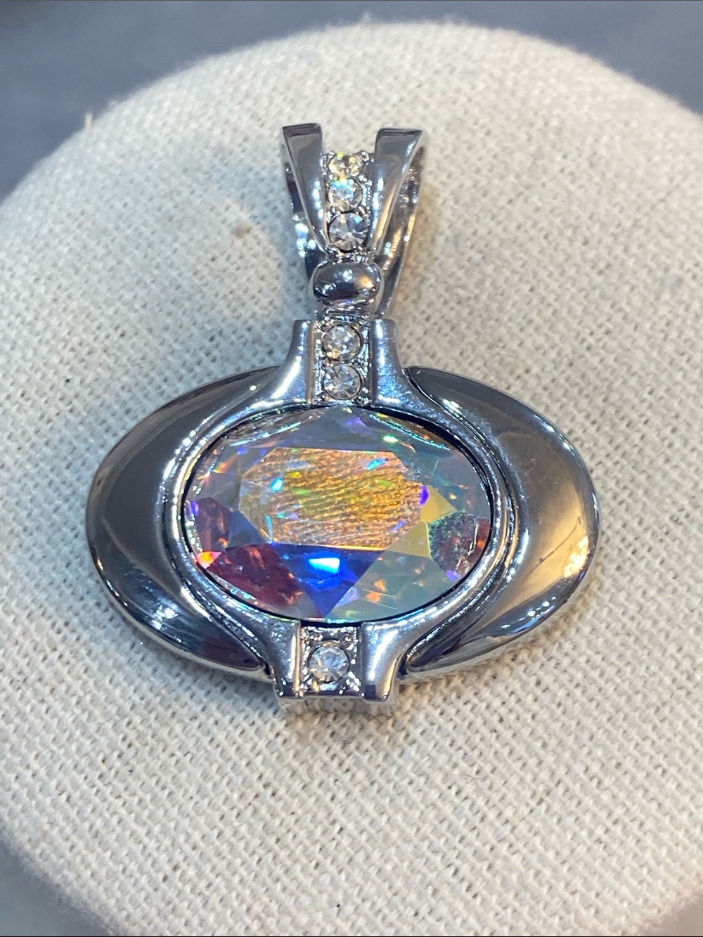 William Wang jewelry pendant Swarovski crystals